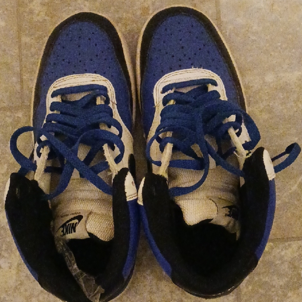 Nike Kids Sneakers in Blue and White